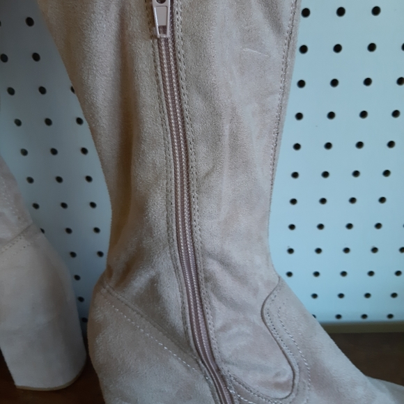 Thigh high boots by Revamped - Picture 5 of 11